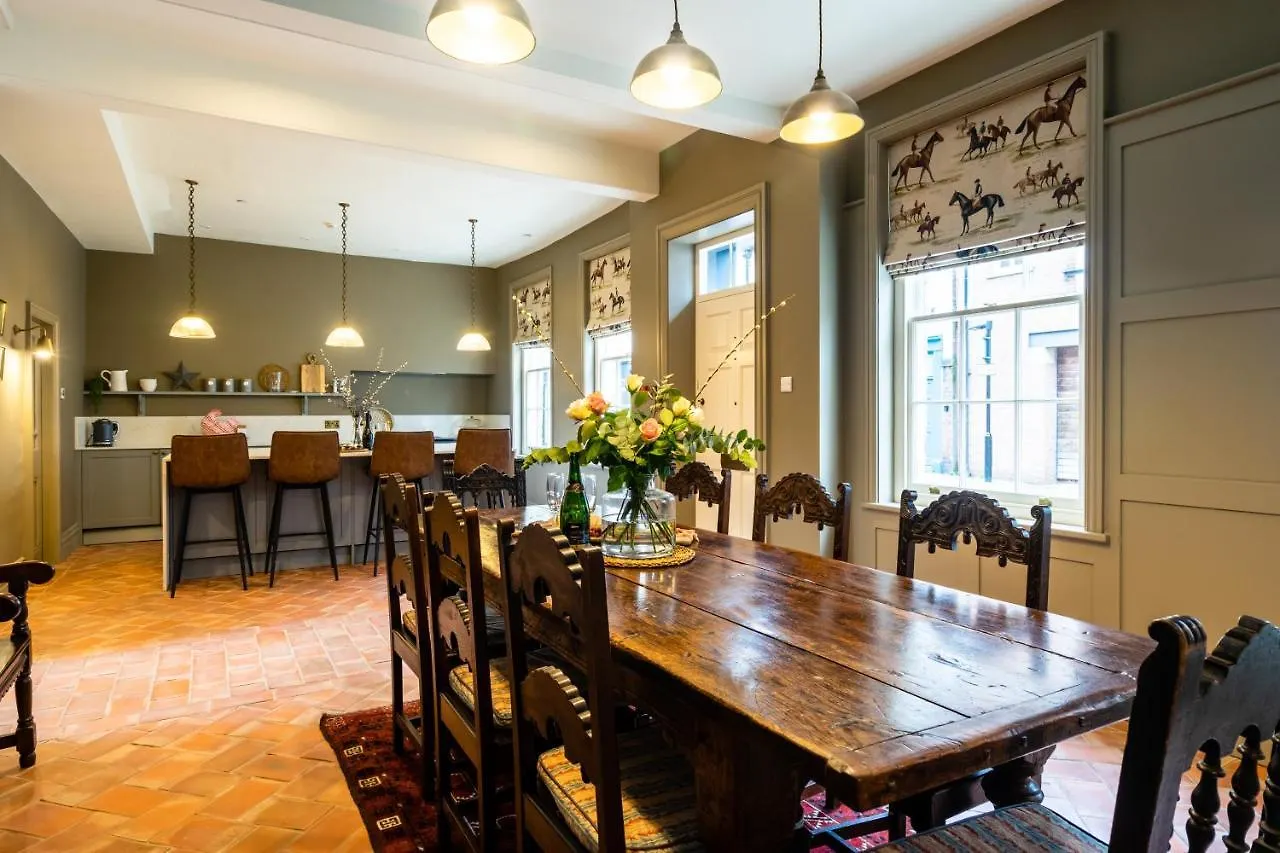 بيت للعطل فيلا The Georgian Townhouse يورك