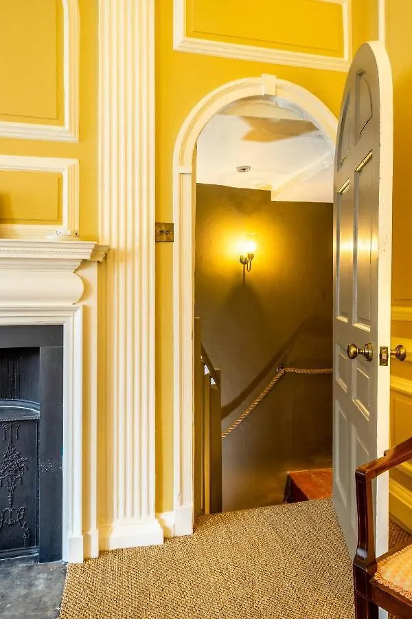 بيت للعطل فيلا The Georgian Townhouse يورك
